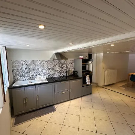 Bright And Quiet House *