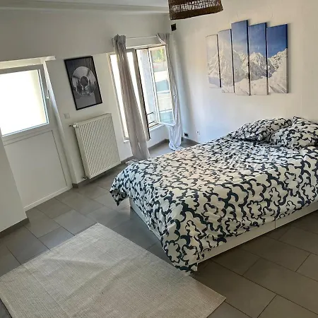 Bright And Quiet House