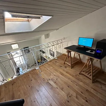 Bright And Quiet House *